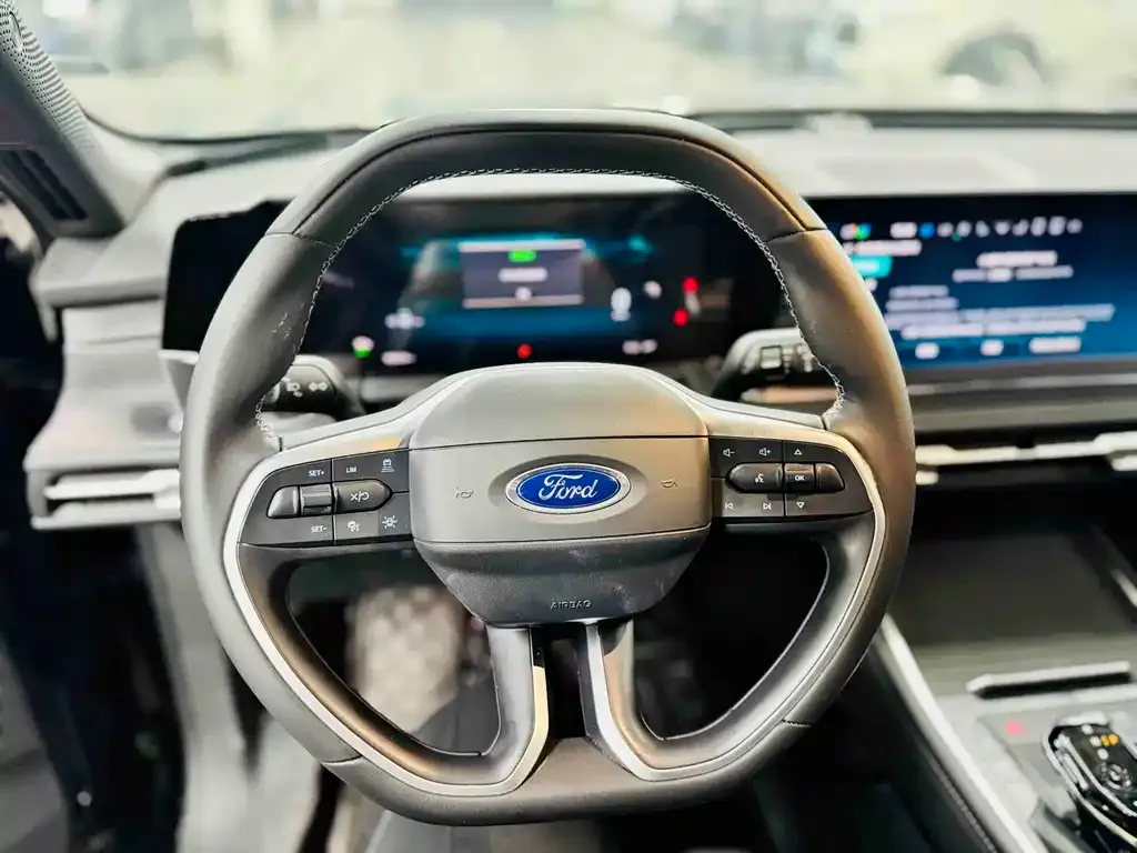 Ford Edge — фото 9