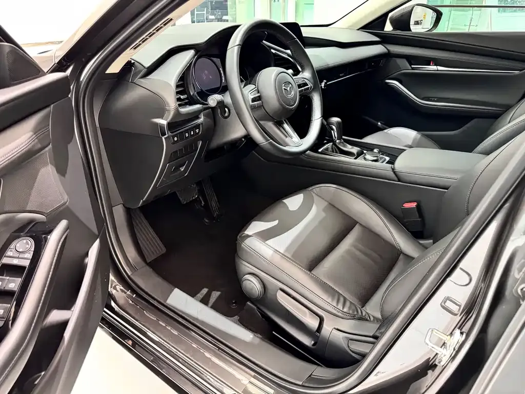 Mazda 3 Axela — фото 8