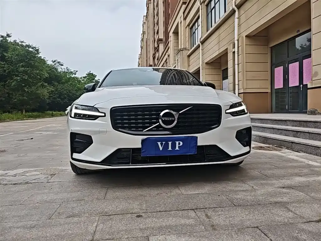 Volvo S60 — фото 2