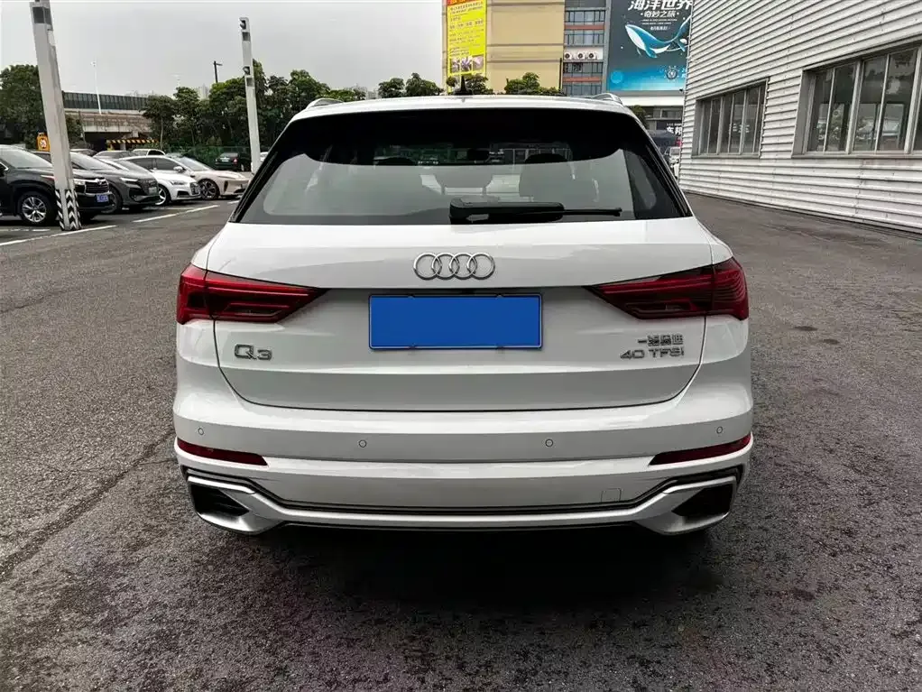 Audi Q3 — фото 10