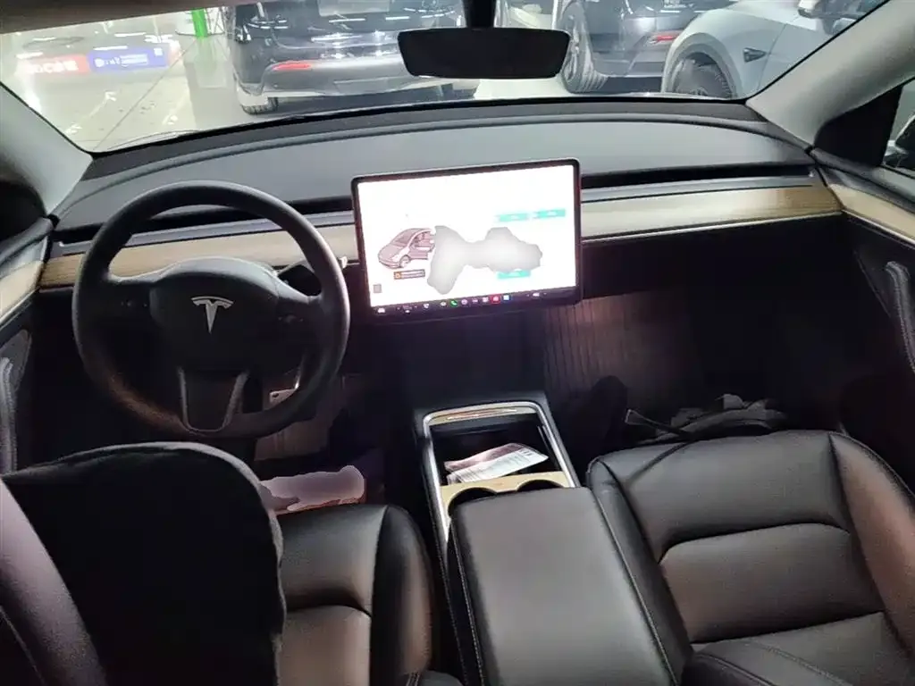 Tesla Model Y — фото 3