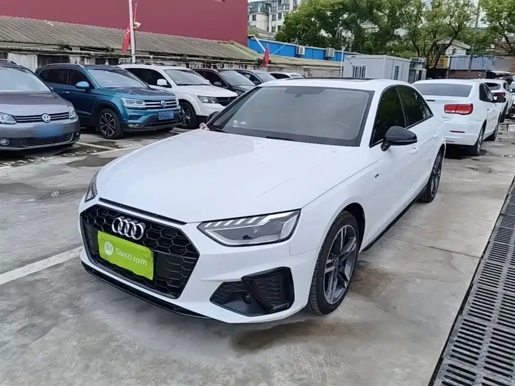 Audi A4L 2022 из CN, фото 1