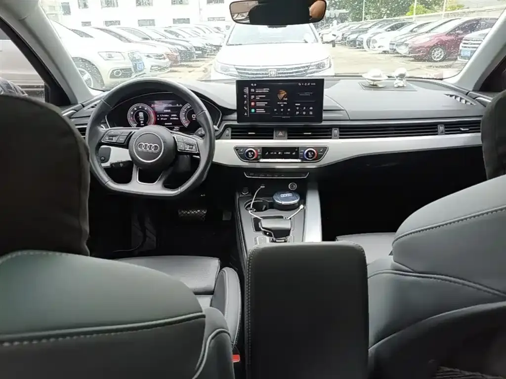 Audi A4L 2022 из CN, фото 4