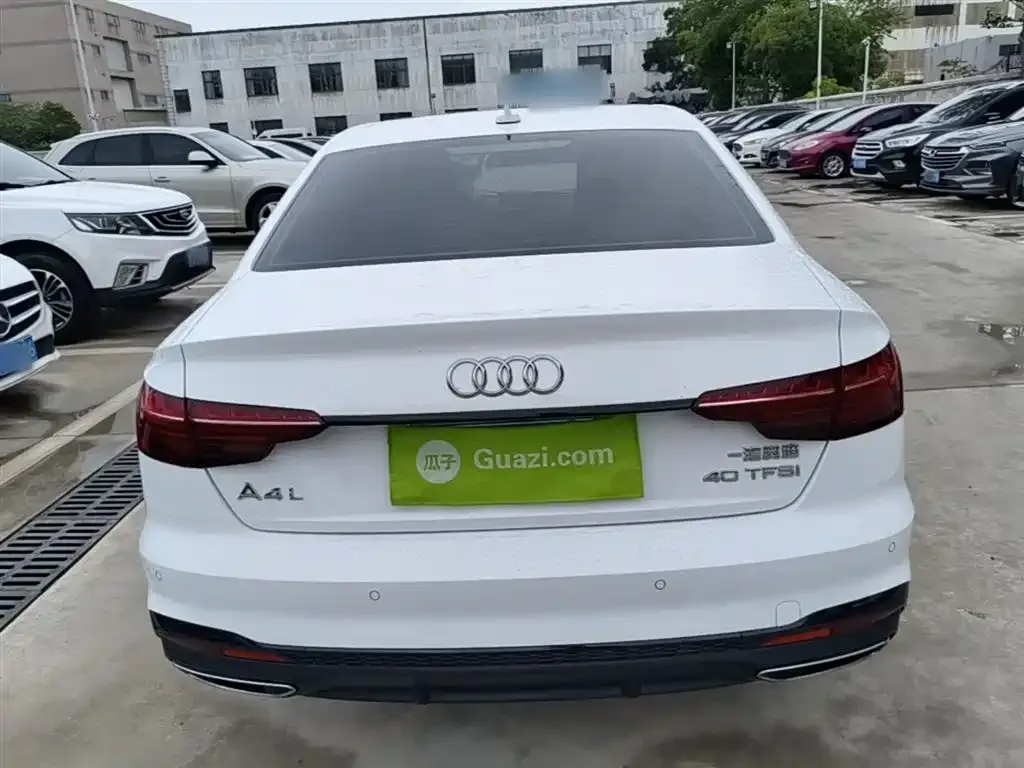 Audi A4L 2022 из CN, фото 6