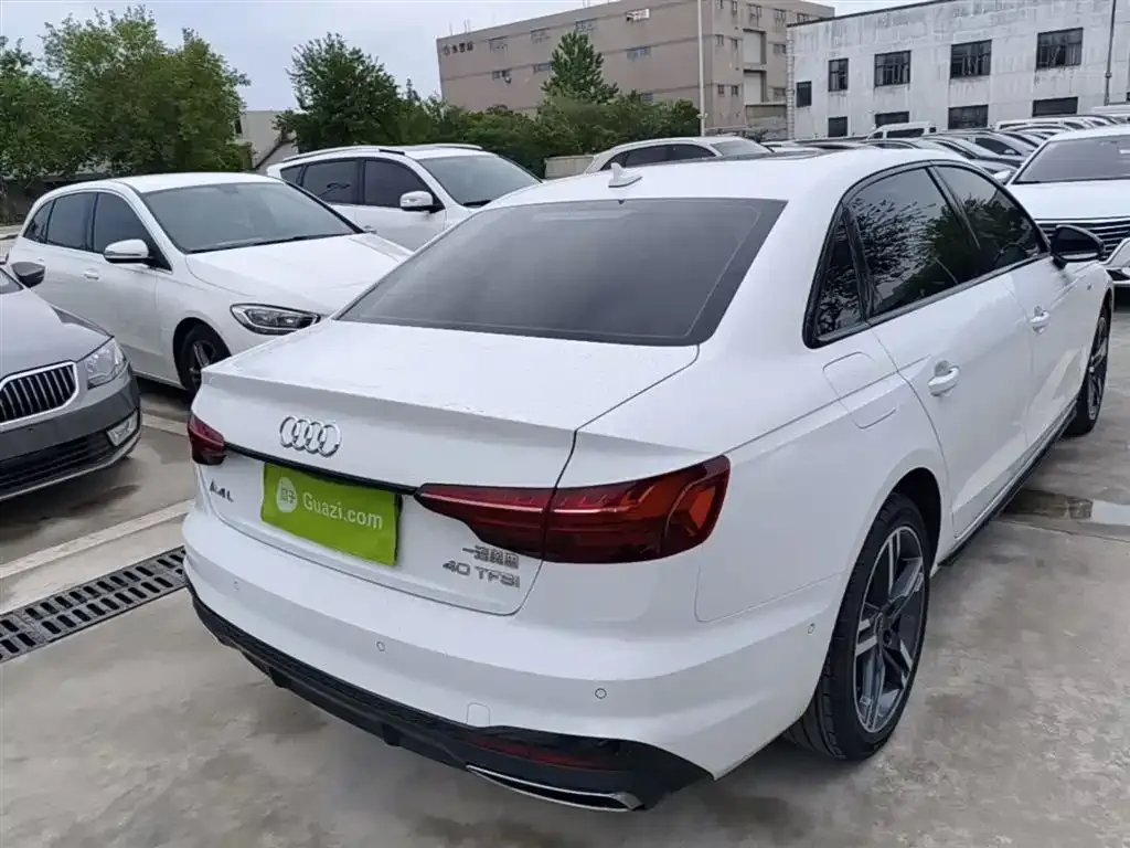 Audi A4L 2022 из CN, фото 8
