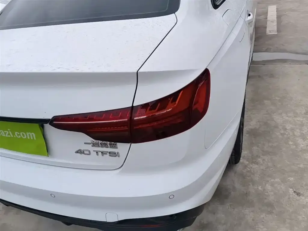 Audi A4L 2022 из CN, фото 2