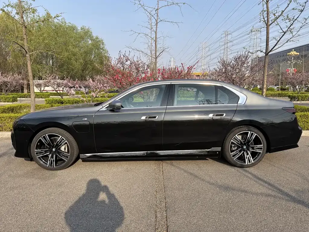 BMW i7 2025 из CN, фото 9