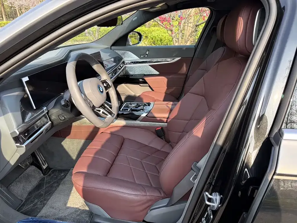 BMW i7 2025 из CN, фото 4