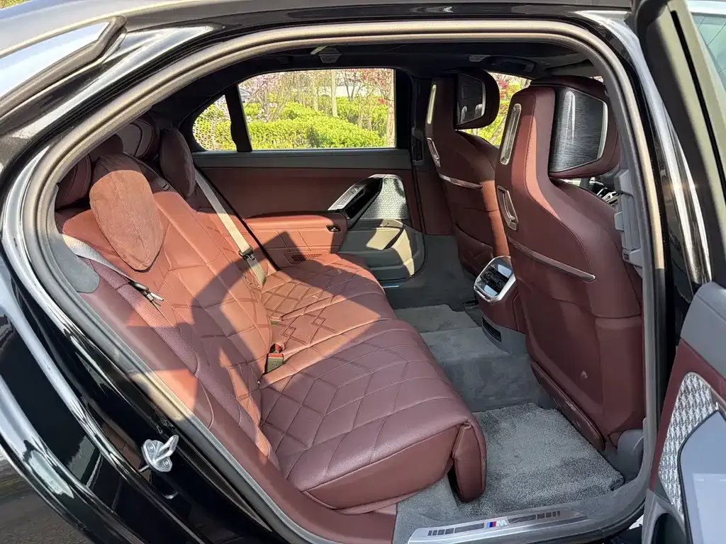 BMW i7 2025 из CN, фото 5