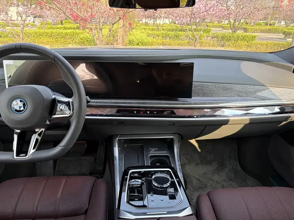 BMW i7 2025 из CN, фото 3