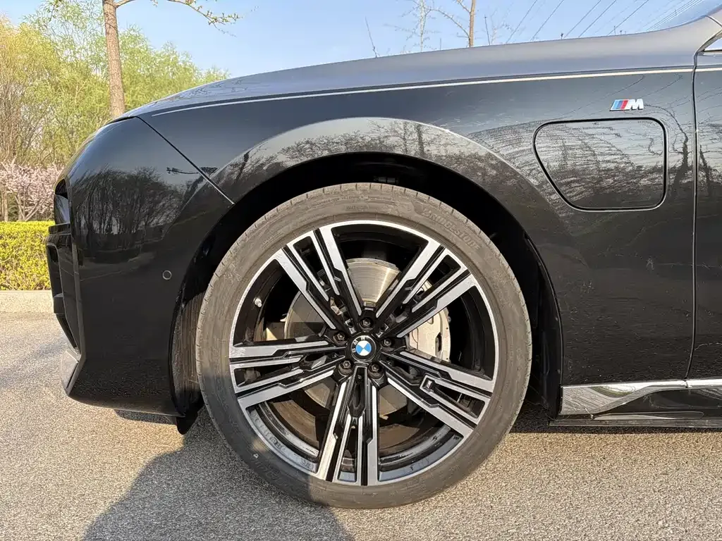 BMW i7 2025 из CN, фото 6