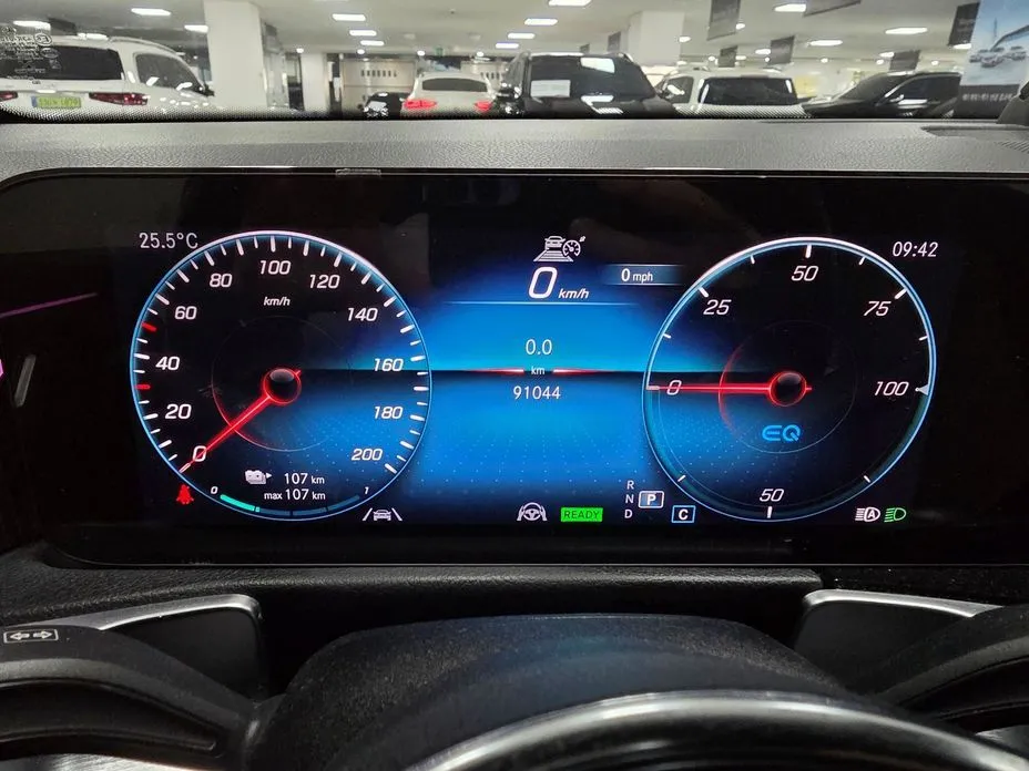 Mercedes-Benz EQB 2023 из KR, фото 9