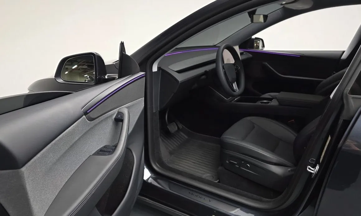 Tesla Model Y — фото 9