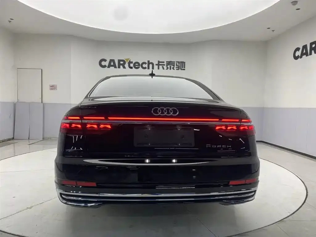 Audi A8 — фото 2
