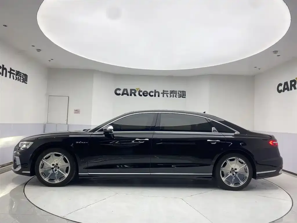 Audi A8 — фото 7