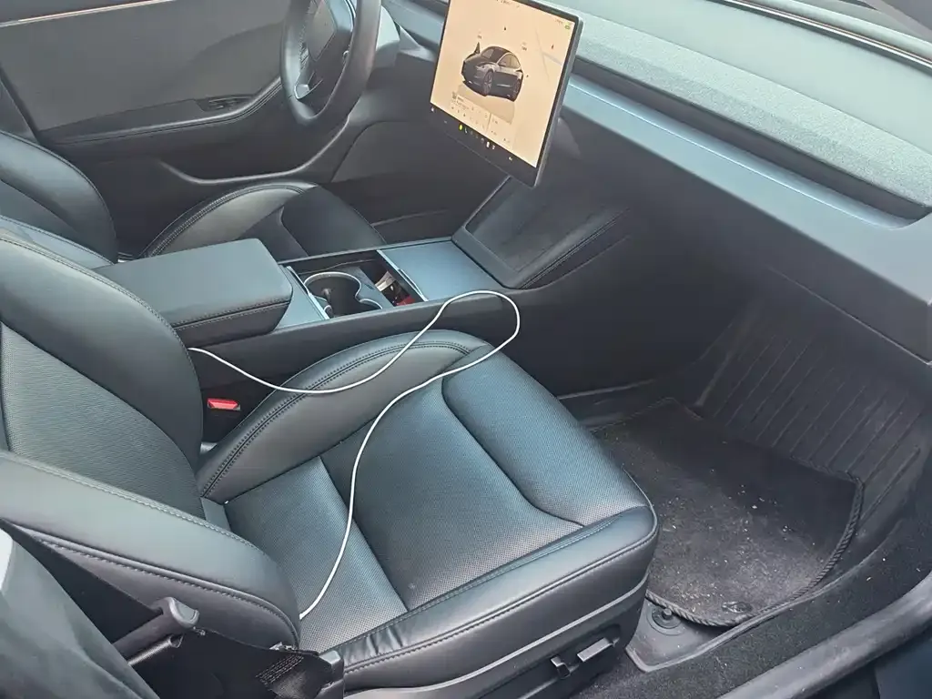 Tesla Model 3 — фото 3