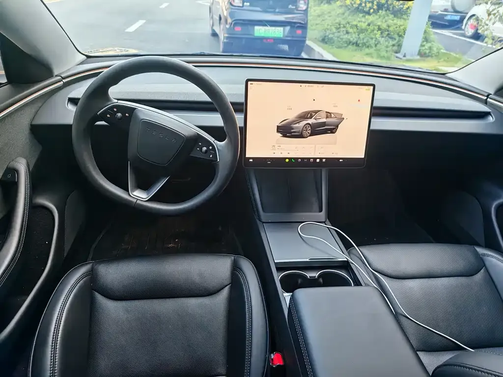 Tesla Model 3 — фото 6