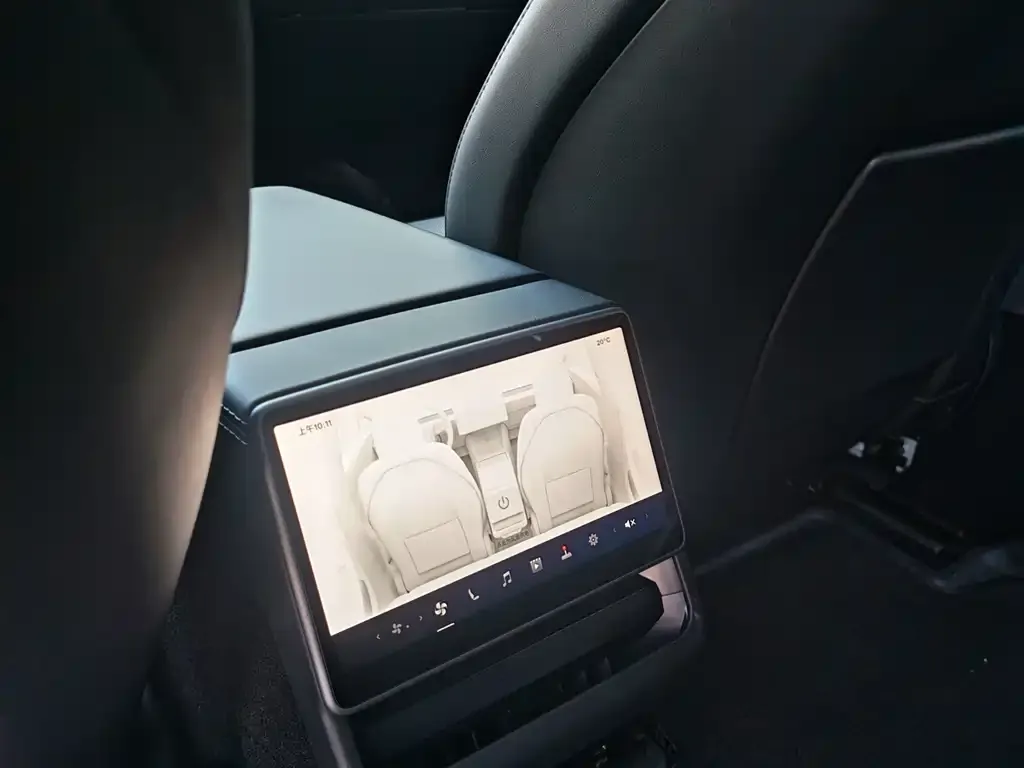 Tesla Model 3 — фото 2