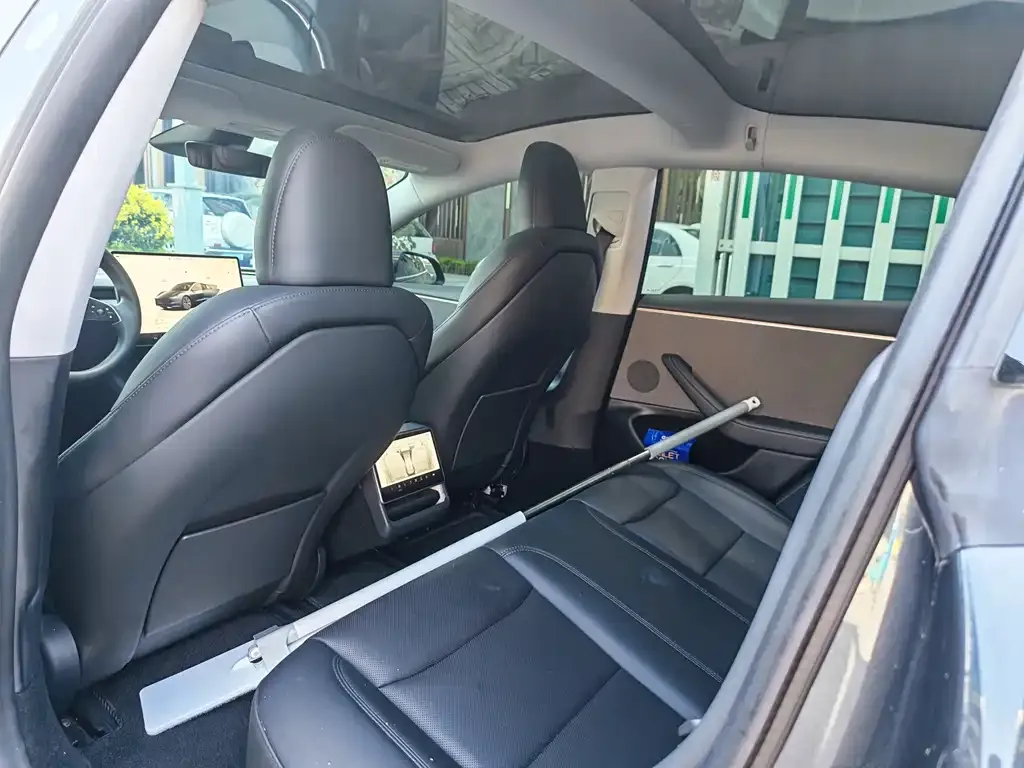 Tesla Model 3 — фото 4