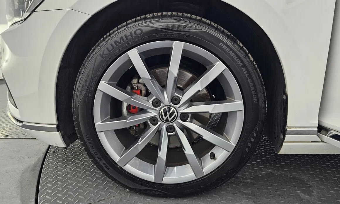 Volkswagen Passat — фото 8