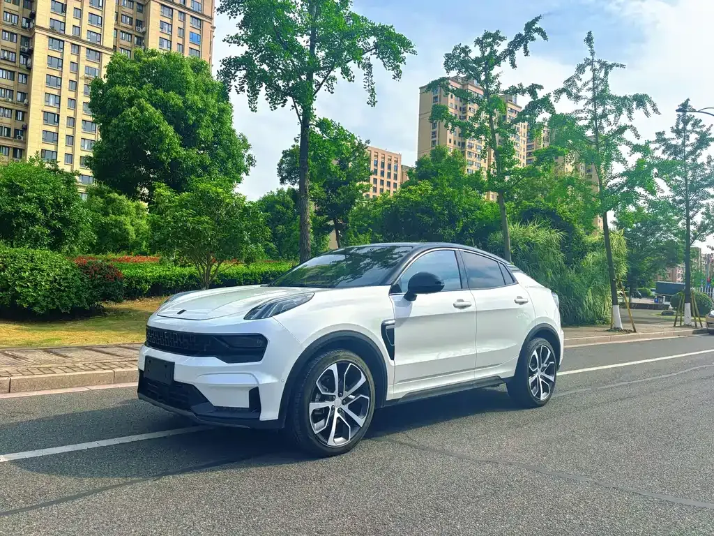 Lynk & Co 05