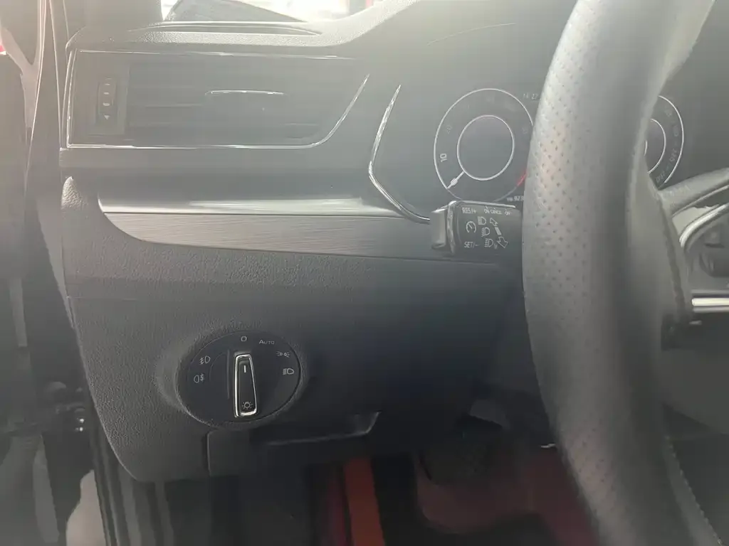 Skoda Superb 2022 из CN, фото 3