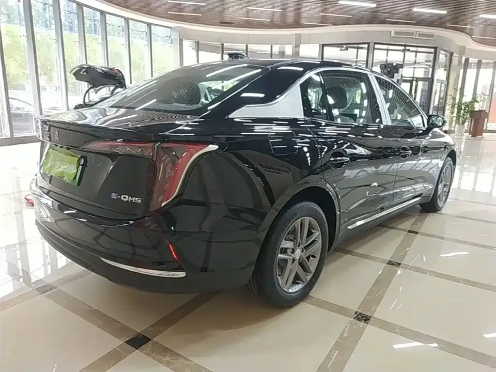 Hongqi E-QM5 — фото 7