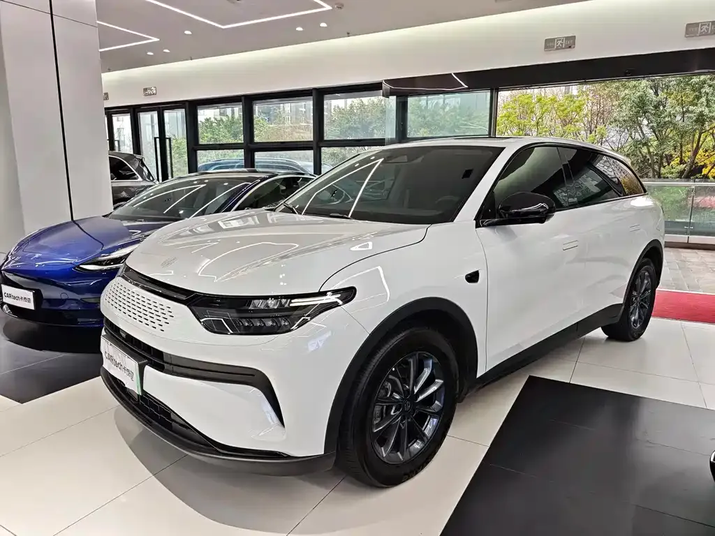 Leapmotor C11