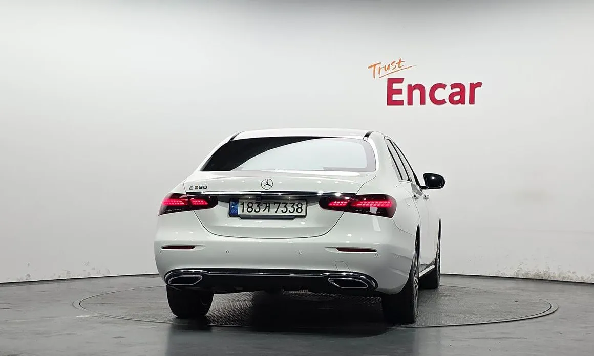 Mercedes-Benz E-Class 2021 из KR, фото 2