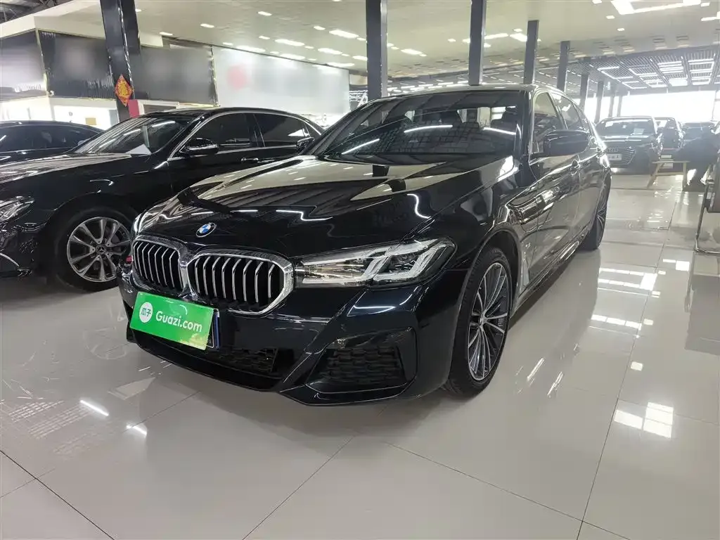 BMW 5 Series — фото 1