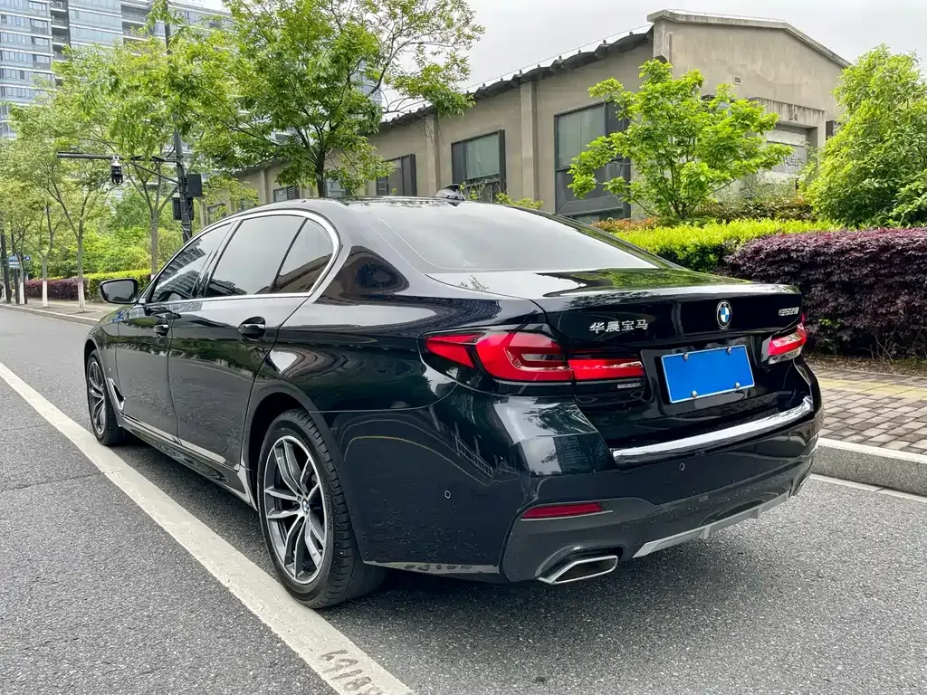 BMW 5 Series — фото 10