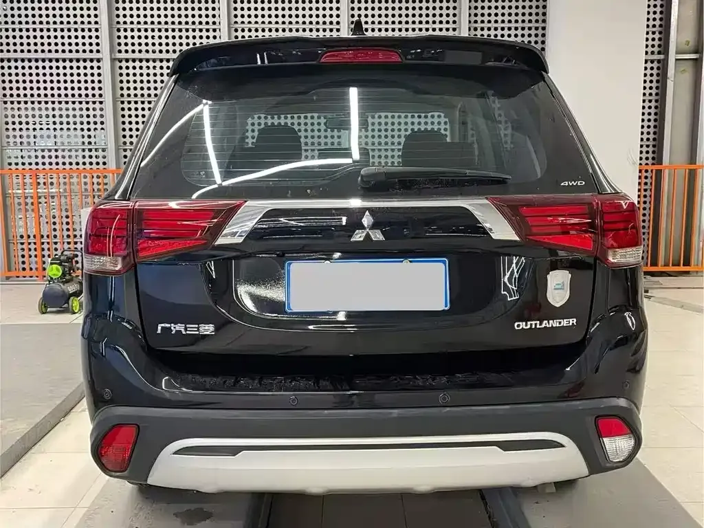 Mitsubishi Outlander — фото 3