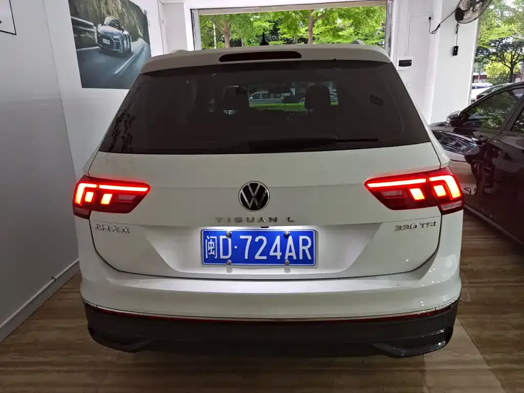 Volkswagen Tiguan L — фото 5