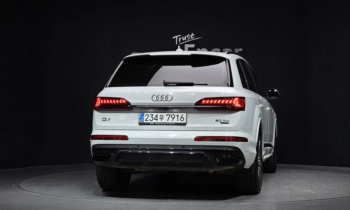 Audi Q7 2023 из KR, фото 5