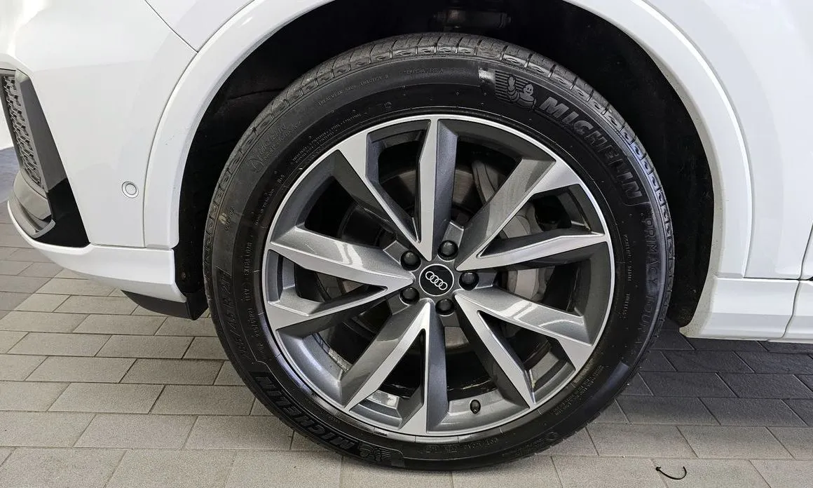 Audi Q7 2023 из KR, фото 10