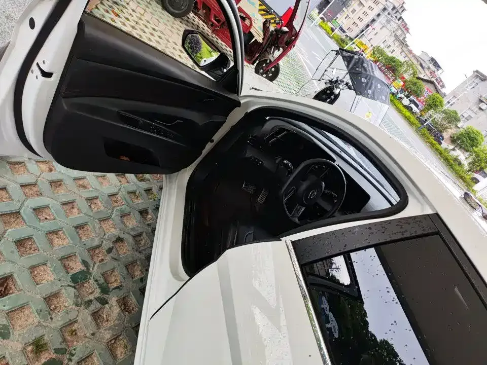Hyundai Elantra 2022 из CN, фото 2
