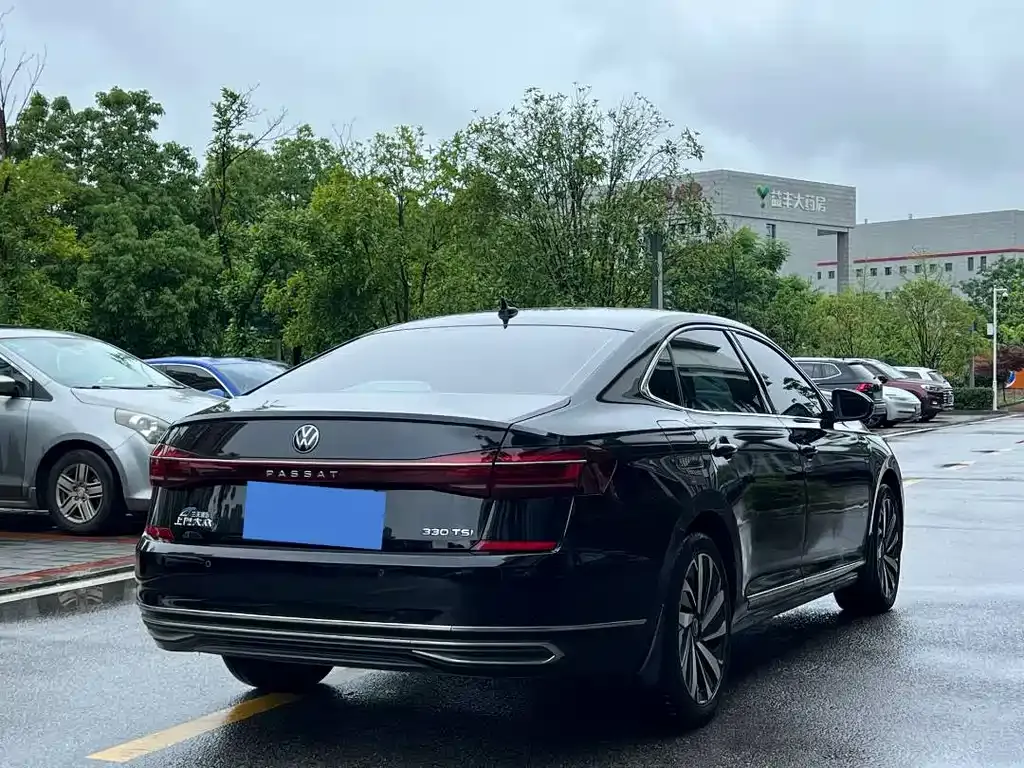 Volkswagen Passat — фото 2