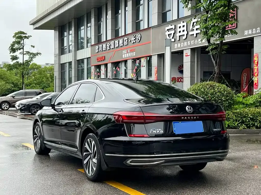 Volkswagen Passat — фото 8
