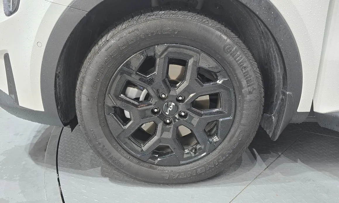 Kia Sorento — фото 10
