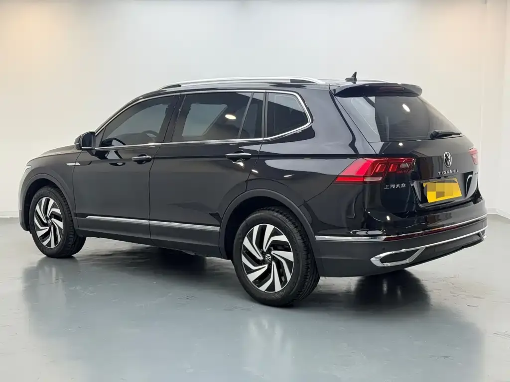 Volkswagen Tiguan L — фото 4