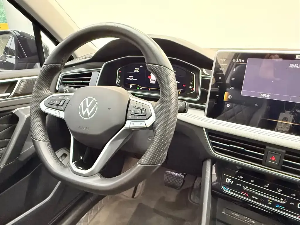 Volkswagen Tiguan L — фото 7