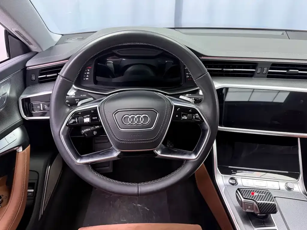 Audi A7L 2024 из CN, фото 8