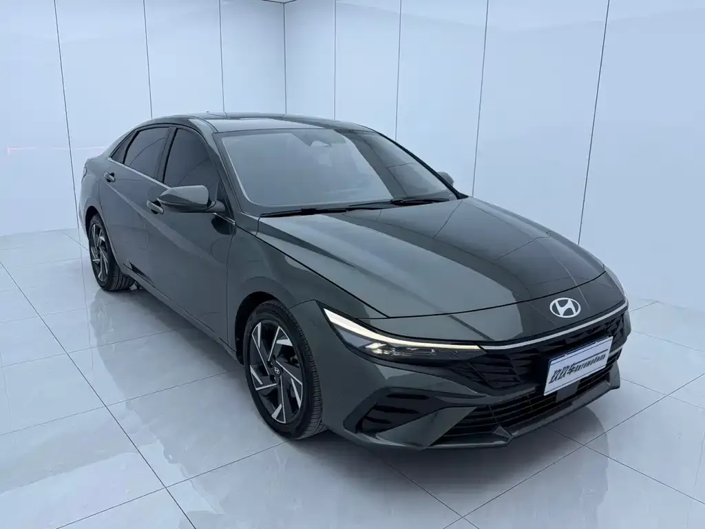 Hyundai Elantra 2023 из CN, фото 2