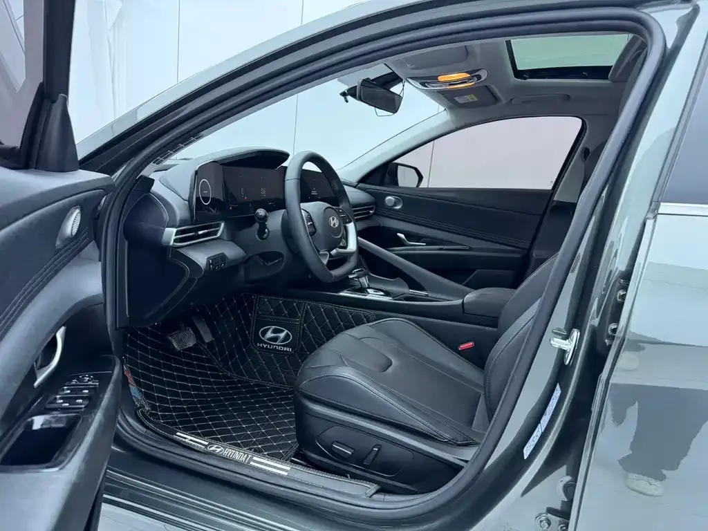 Hyundai Elantra 2023 из CN, фото 8