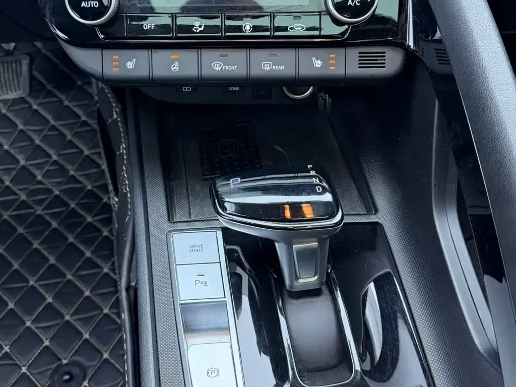 Hyundai Elantra 2023 из CN, фото 5