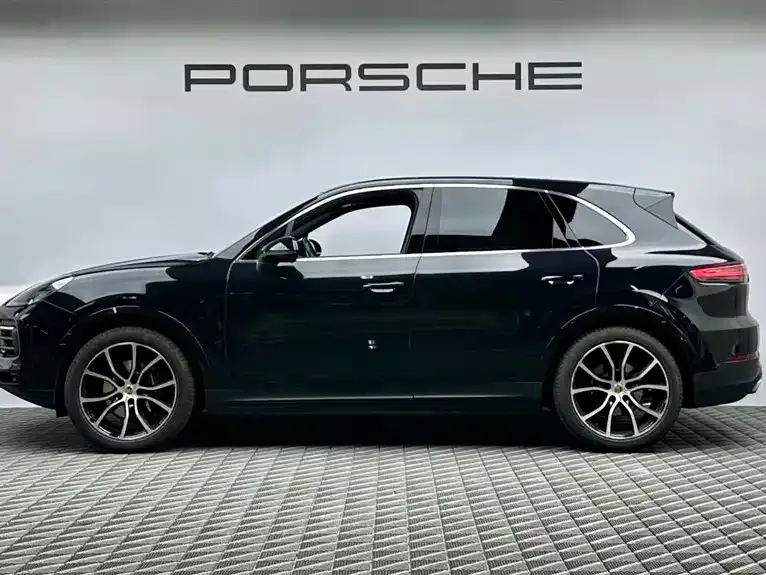 Porsche Cayenne — фото 10