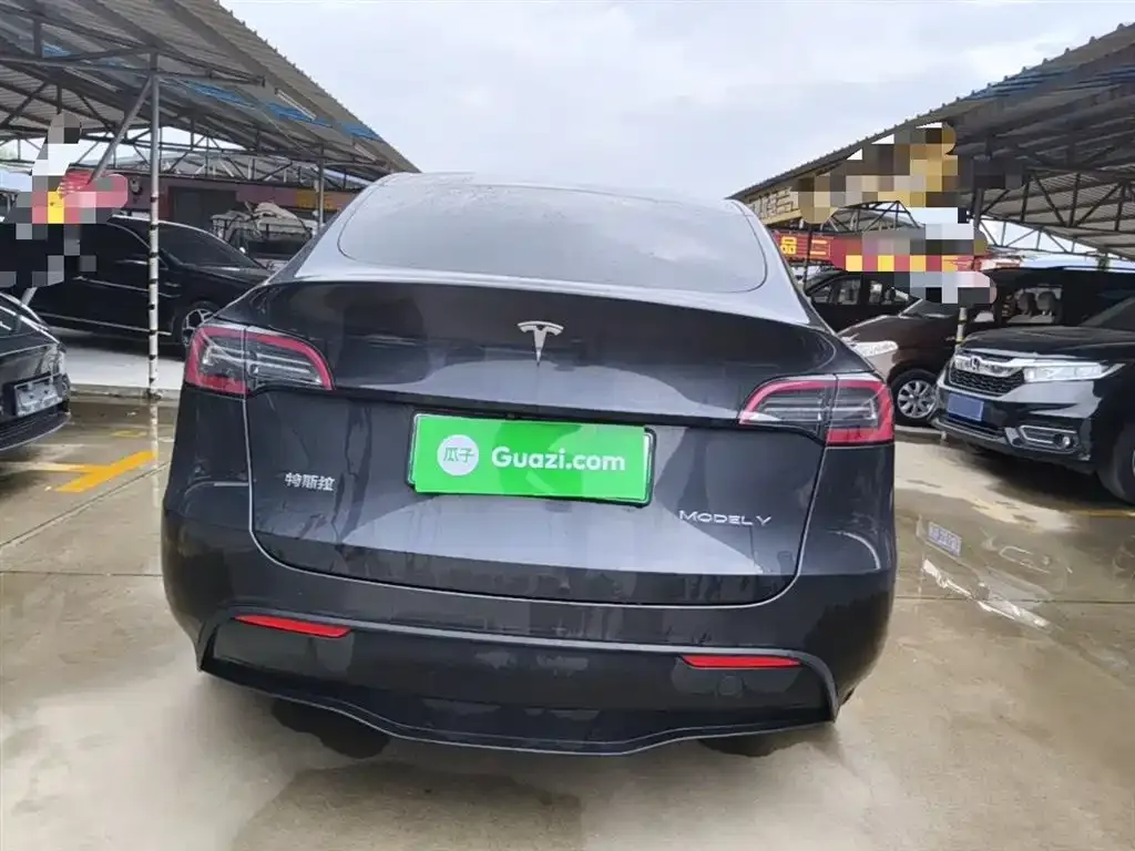 Tesla Model Y — фото 8