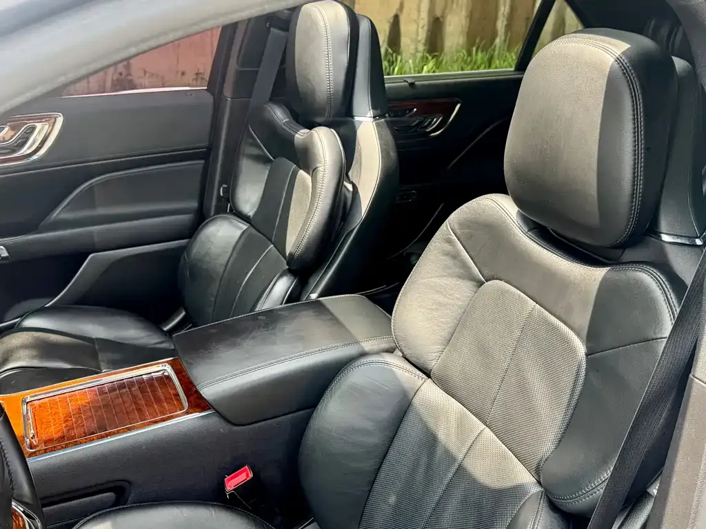 Lincoln Continental 2021 из CN, фото 7