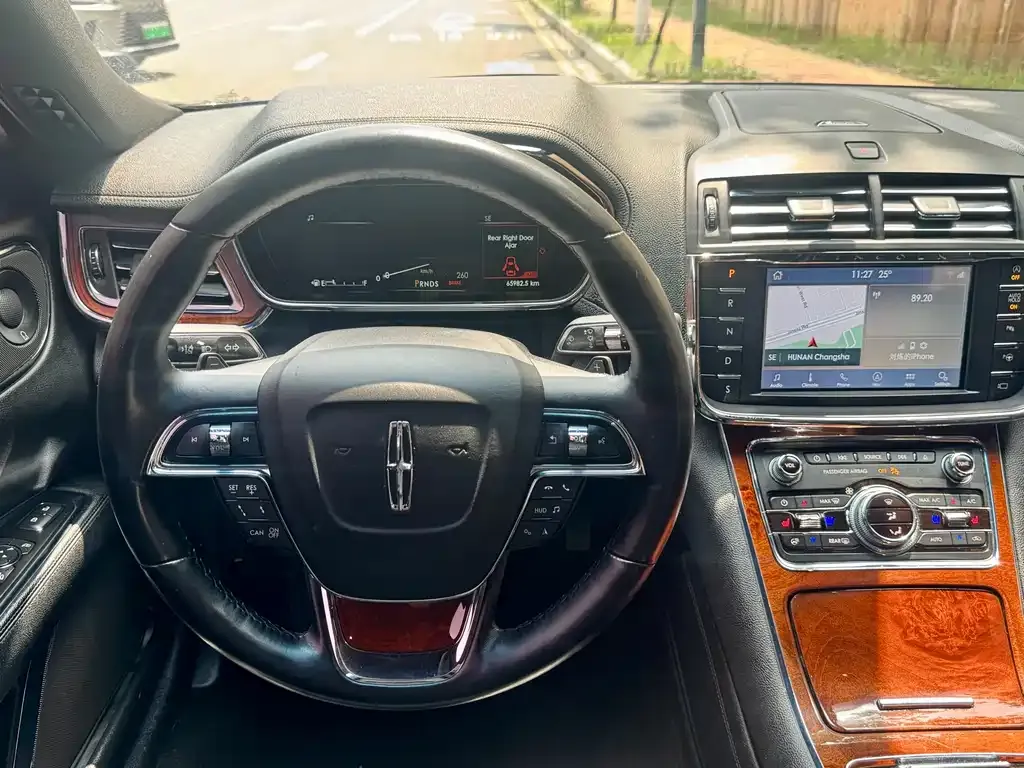 Lincoln Continental 2021 из CN, фото 9