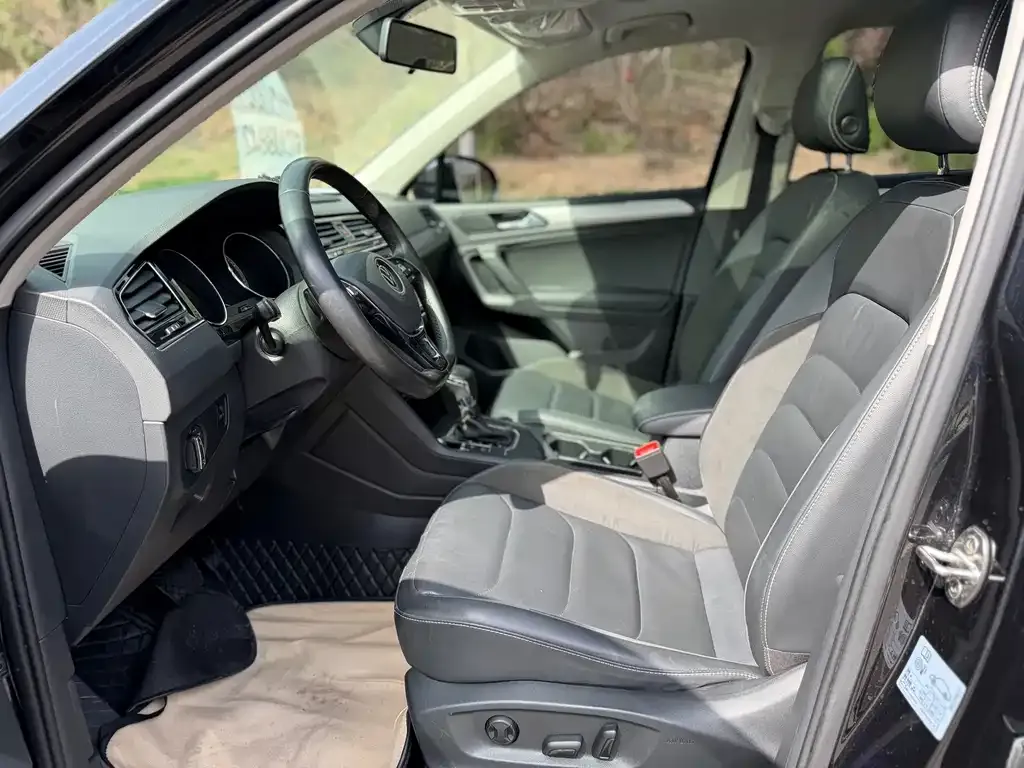 Volkswagen Tiguan L 2021 из CN, фото 2